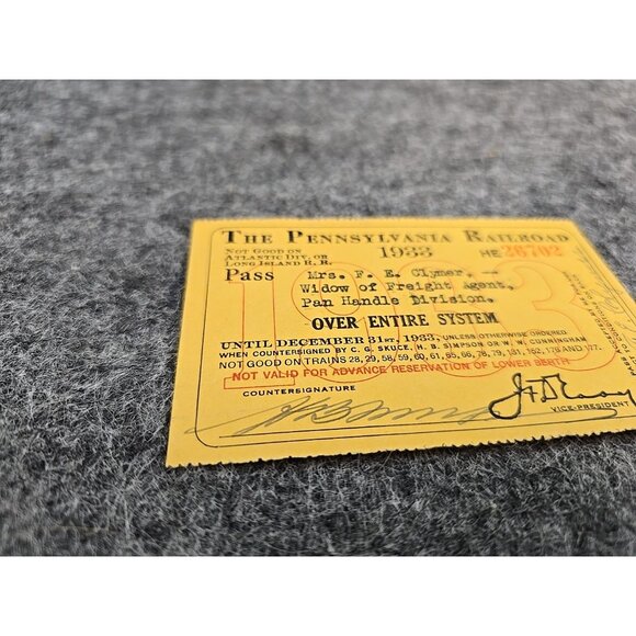 1933 Pennsylvania Railroad System Pass #HE26702 Paper Signed - Picture 2 of 7